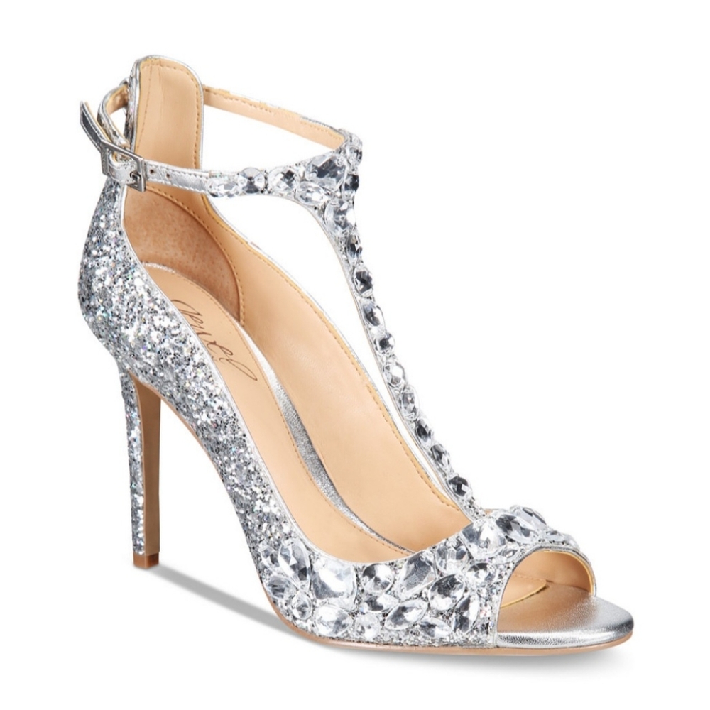 Jewel Badgley Mischka Silver Glitter Heels